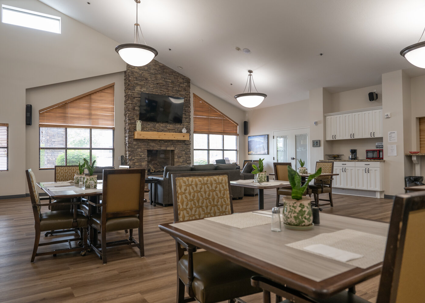 Dining room at Pheasant View Assisted Living