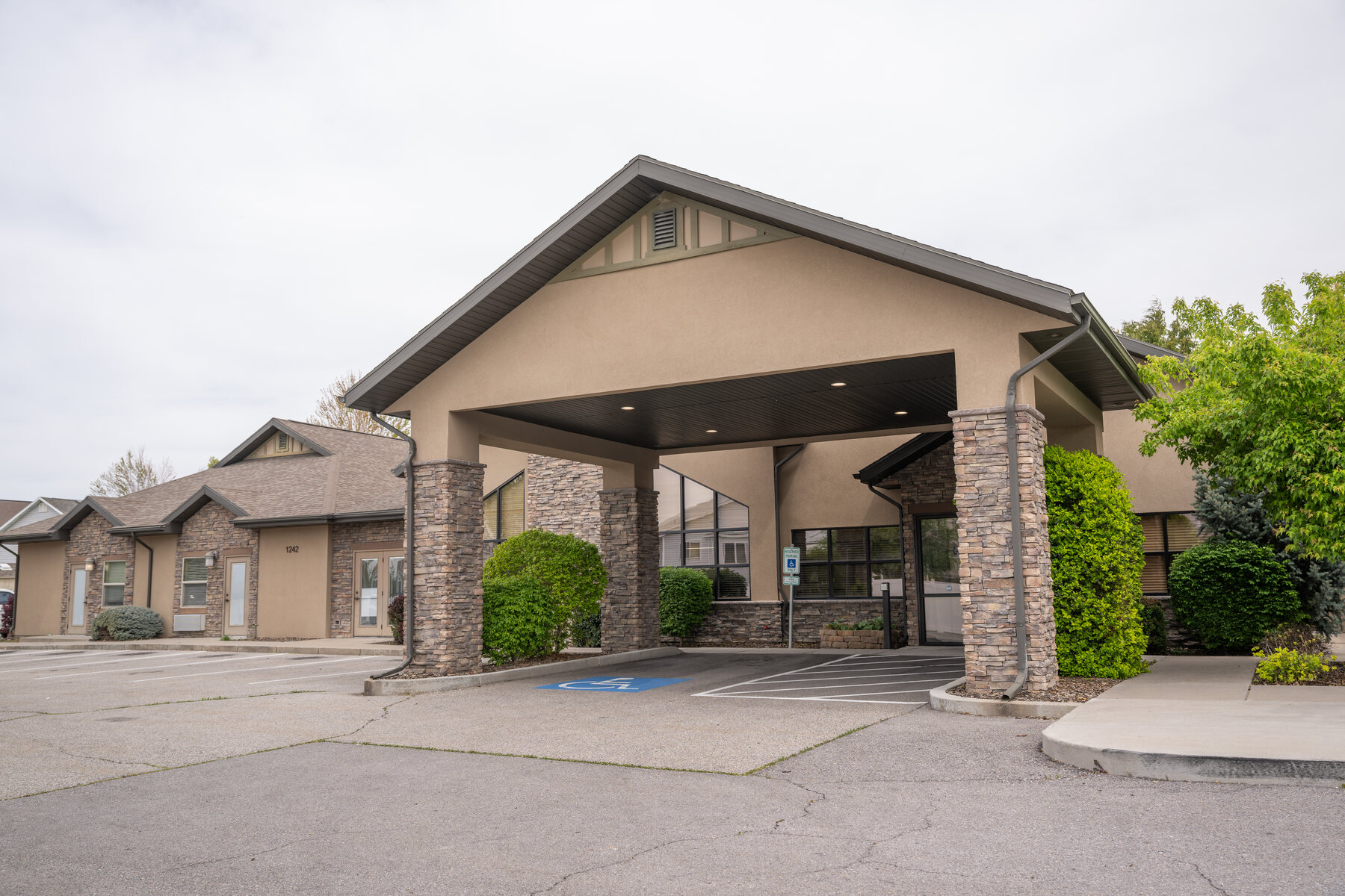 Front entrance at Pheasant View Assisted Living