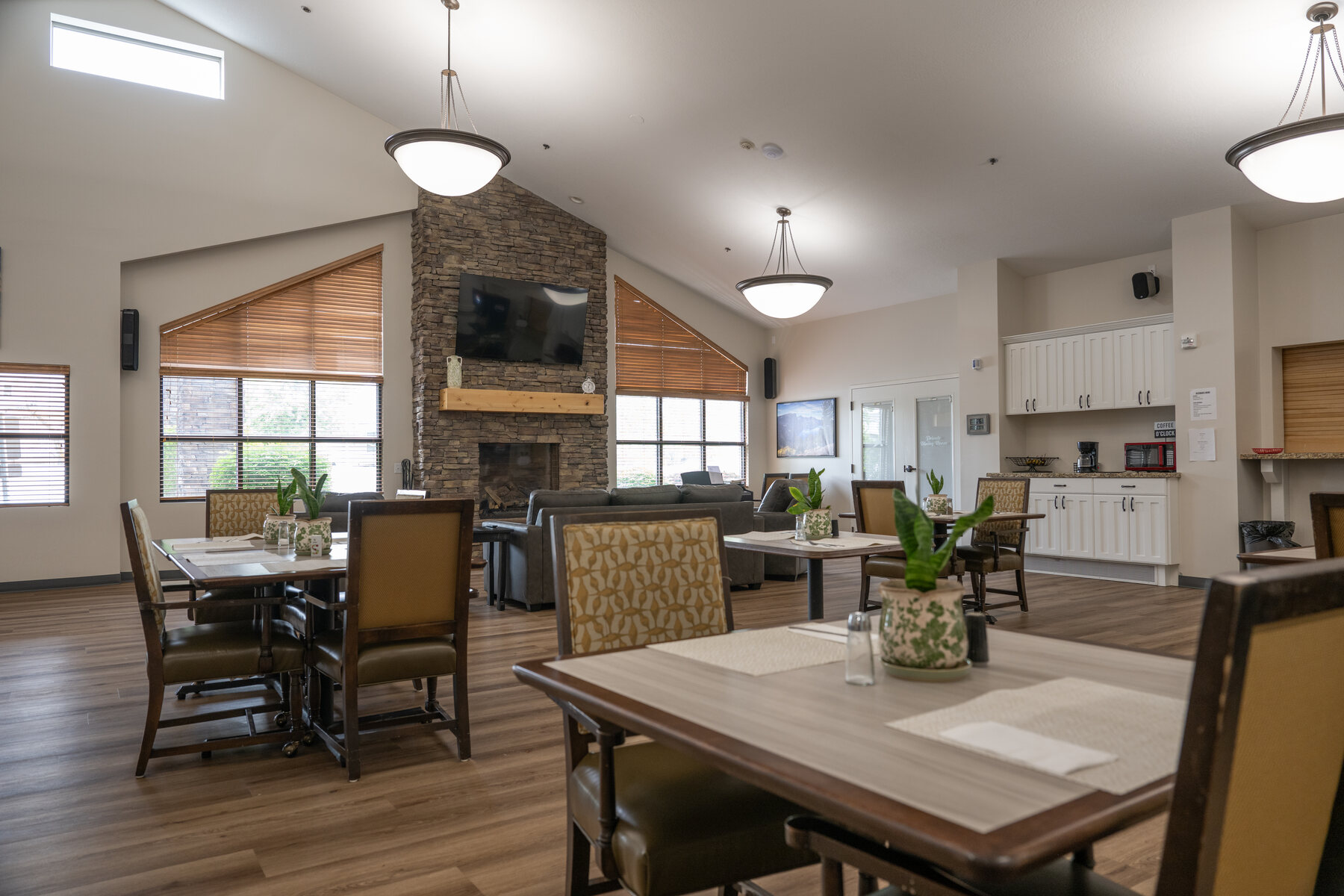Dining and shared living area at Pheasant View Assisted Living